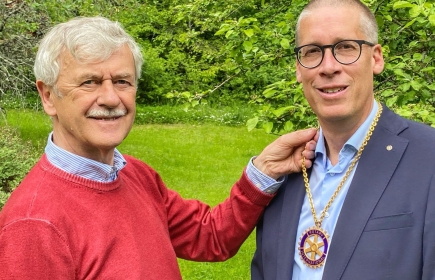 Göran Nilsson överlämnar presidentkedjan till Thomas Malmer