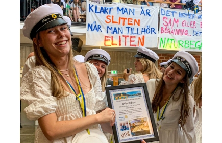 UF-företaget Skorpan fick Stockholm Citys stipendium. Tara Larsson, Maja Balkandjiev, Emma Wessberg och Ebba Lindh var glada.
